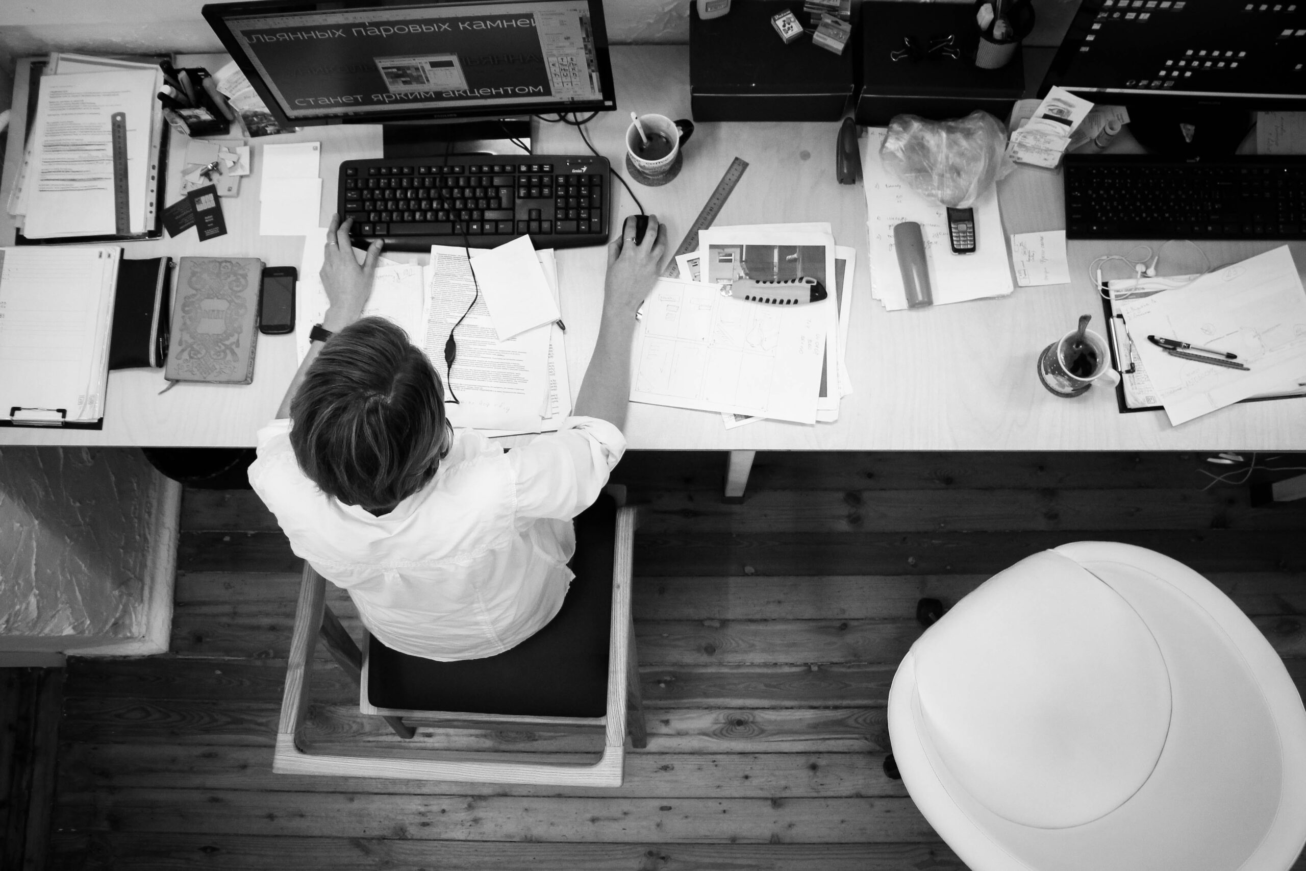 Más allá de las líneas de denuncia en las empresas 1 No basta con implementar una línea de denuncias, para difundir una cultura ética en la empresa hay que ir más allá.